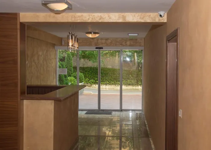 луксозен влас аристо דירה *